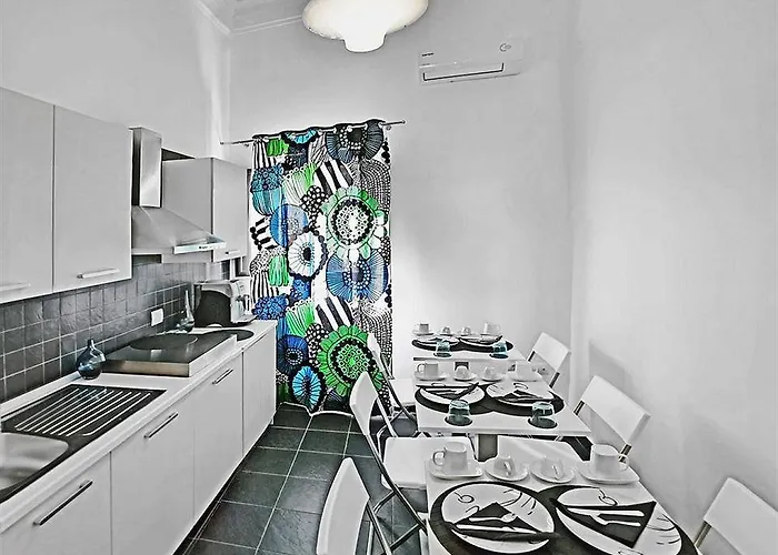 招待所 B模式酒店 卡塔尼亚