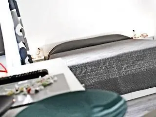 ゲストハウス Bmode カターニア